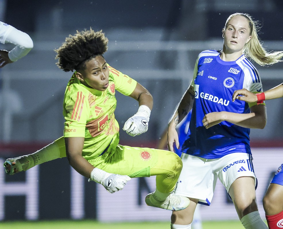 Camila Rodrigues, goleira do Cruzeiro, diante do Bahia — Foto: Rafael Rodrigues / E.C Bahia