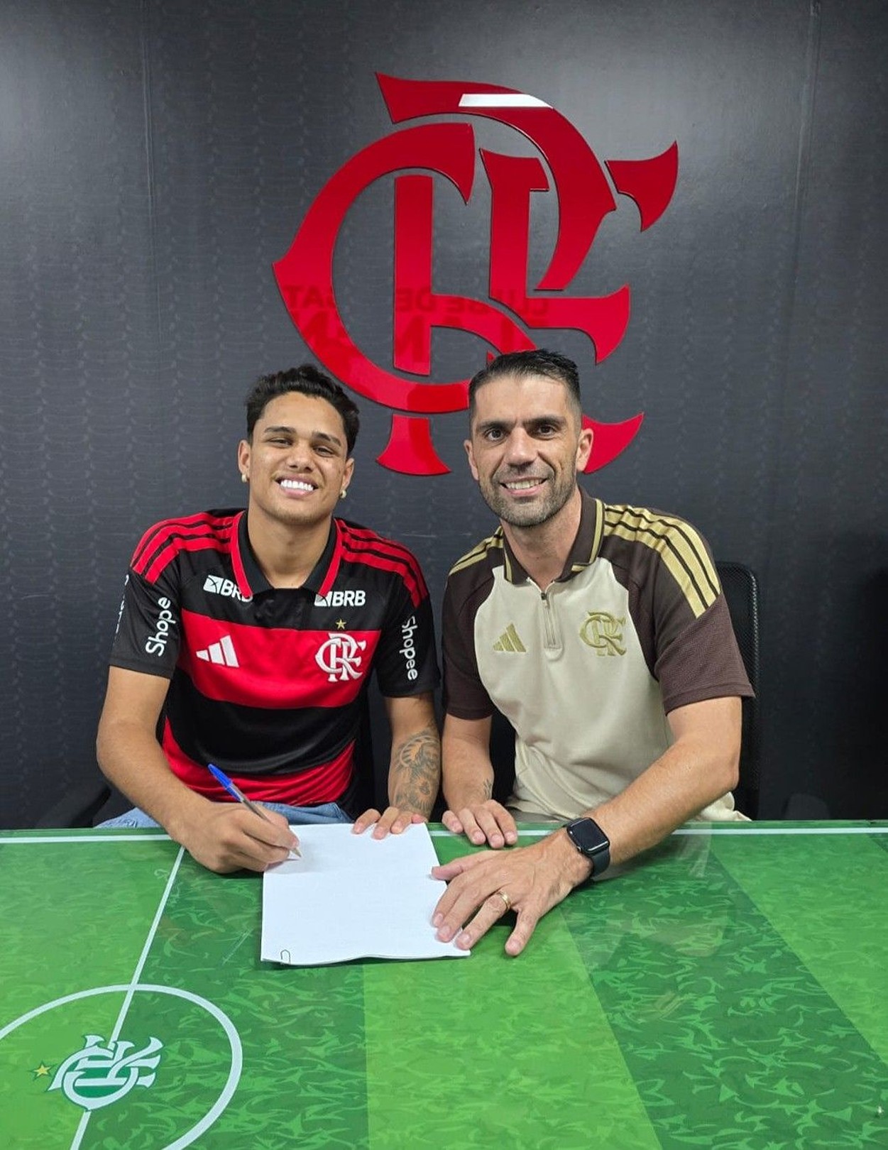 Envolvido na negociação de Wallace Yan com Bragantino, Juliano Viana é anunciado pelo Flamengo