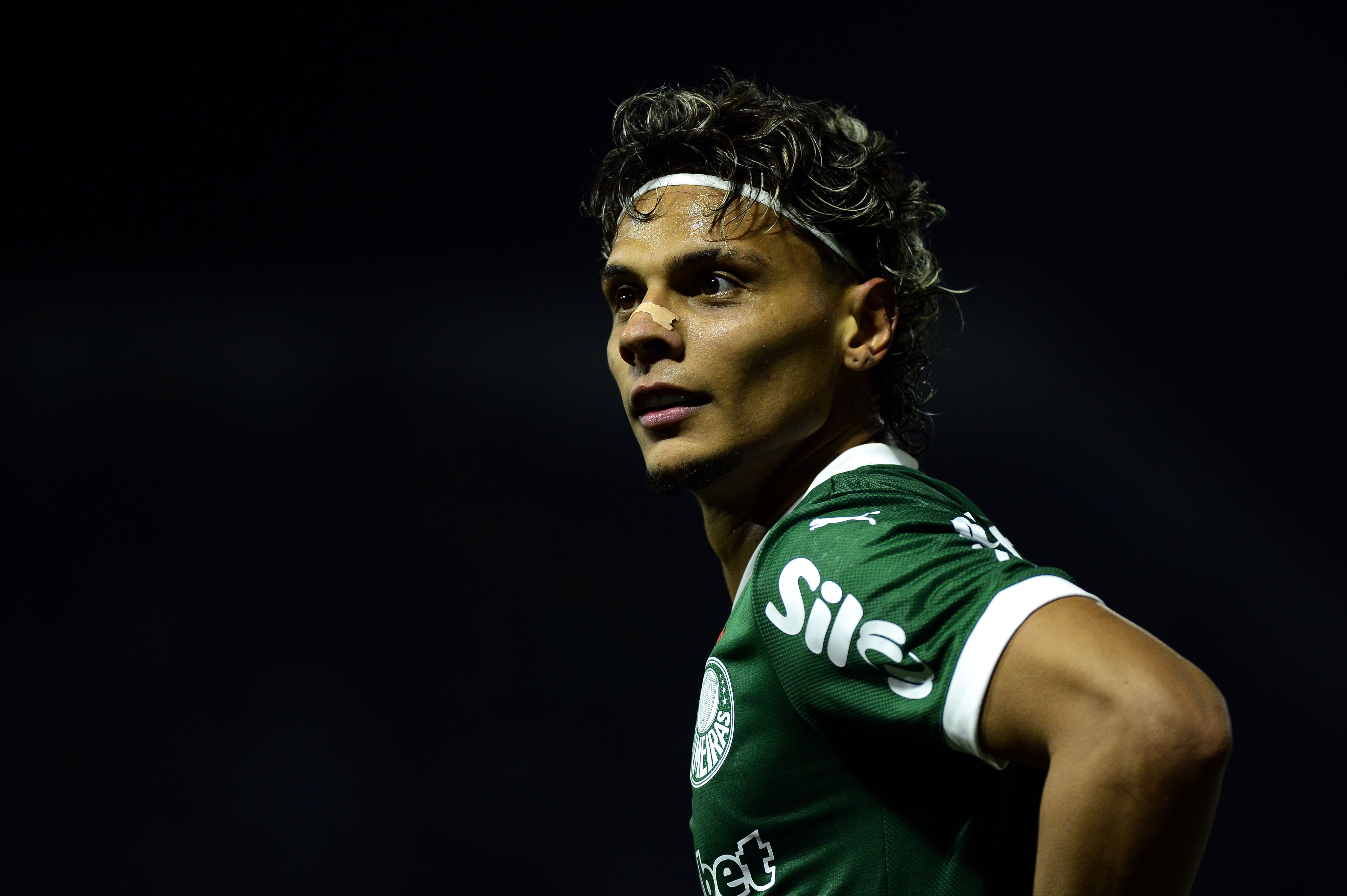 Benfica toma a frente por Richard Ríos e prepara oferta ao Palmeiras