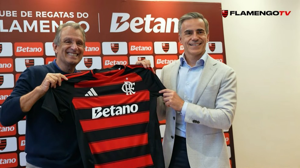Bap revela camisa do Flamengo com patrocínio da Betano — Foto: Reprodução / FlamengoTV