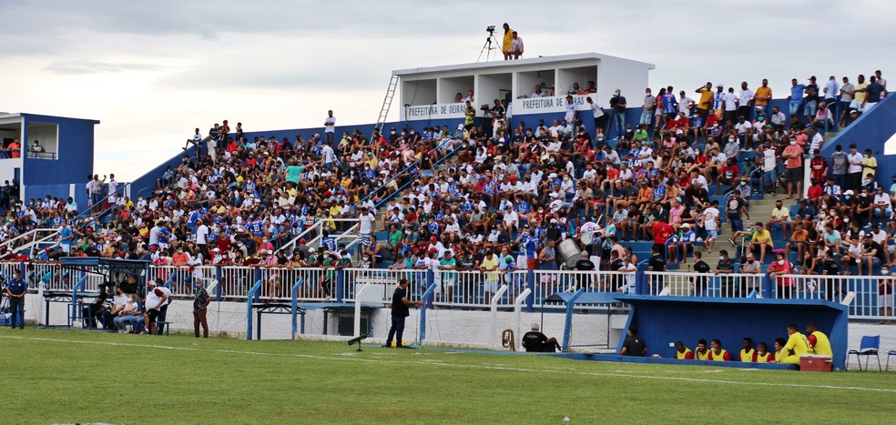 Torcida Oeirense, Estádio Gerson Campos — Foto: Thiago Reis