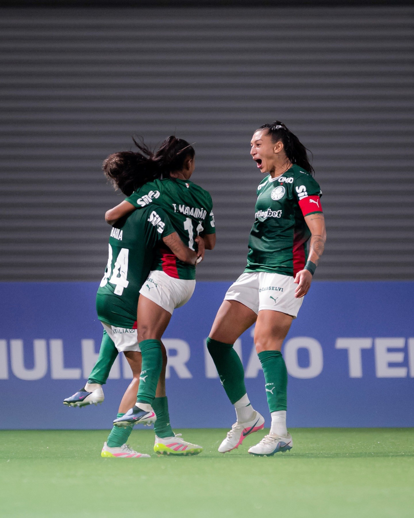 Palmeiras freta voo para atletas da Seleção na Libertadores e leva jogadoras de mais dois clubes