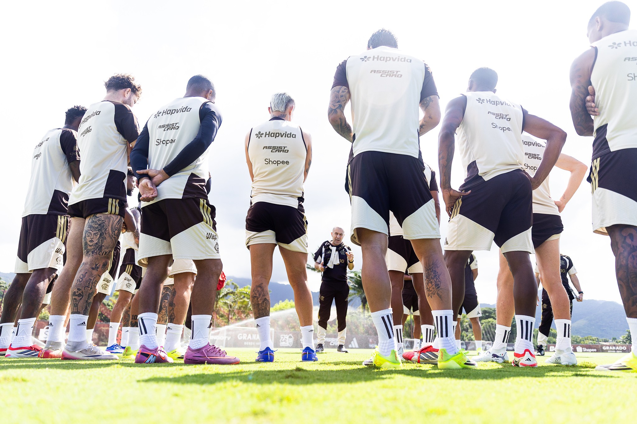 Quem ganha e quem perde espaço com Leonardo Jardim no Flamengo