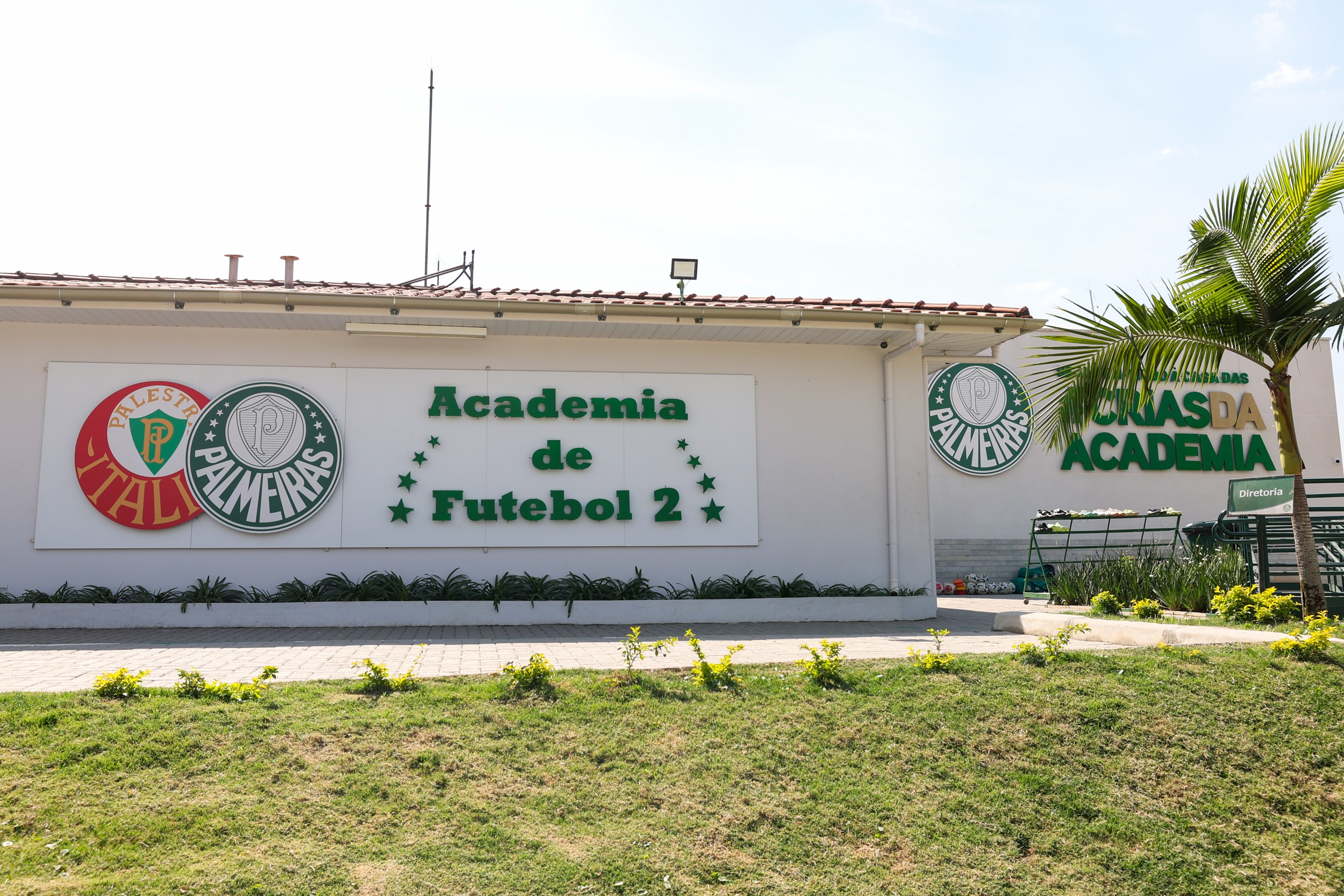 Palmeiras dispara contra decisão judicial que ameaça demolir CT da base, causando indignação