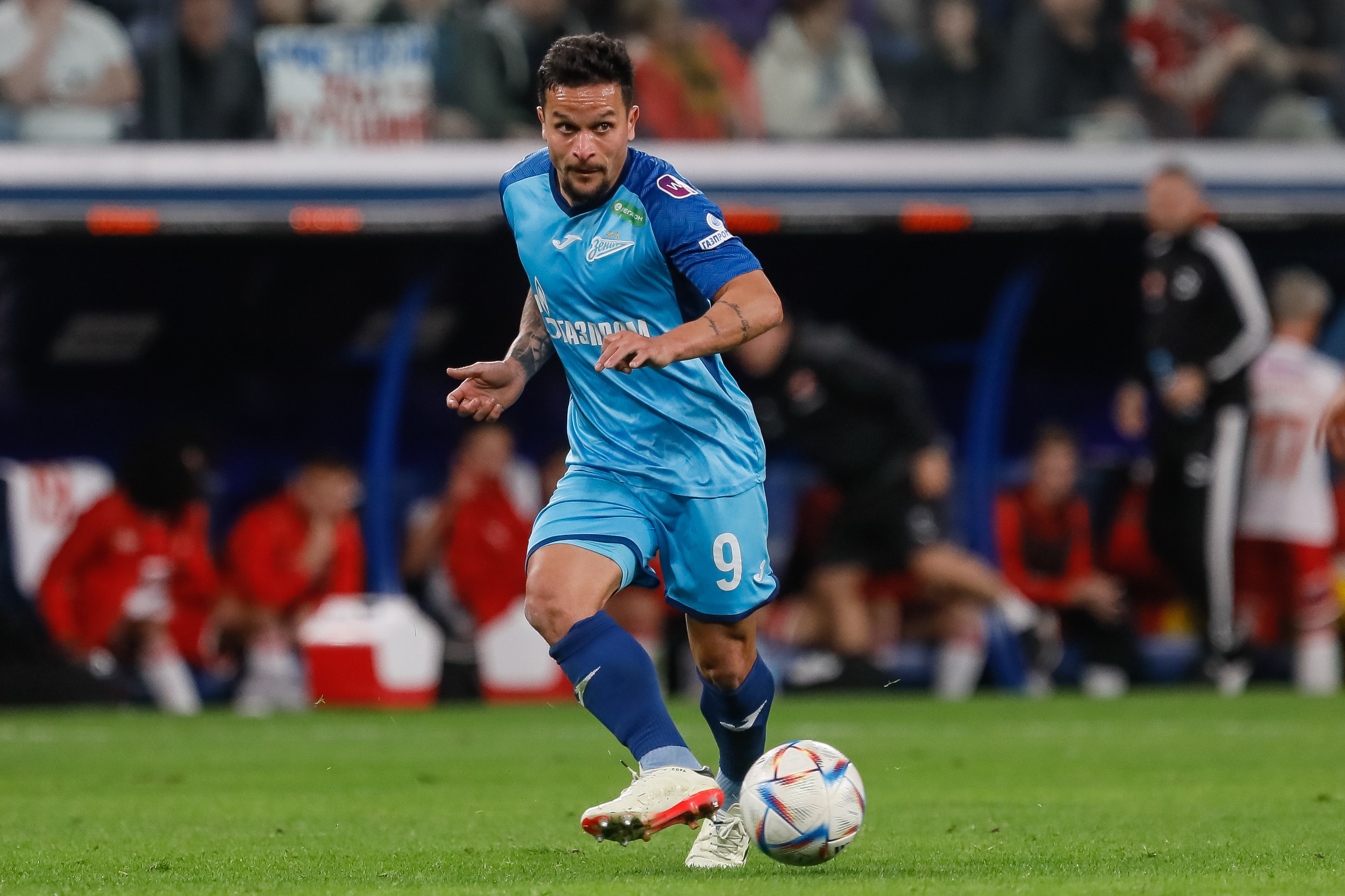 Botafogo faz proposta pelo atacante Artur, do Zenit