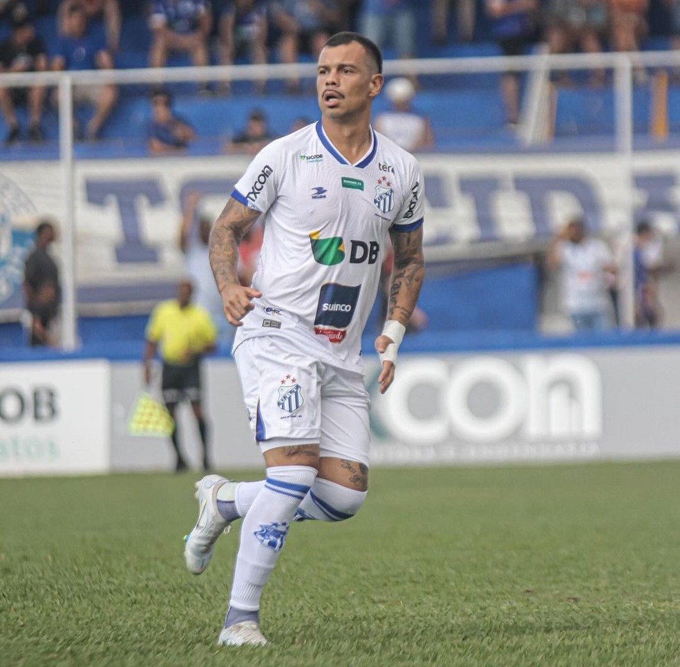 Bernardo em ação pela URT — Foto: JR Assessoria Esportiva