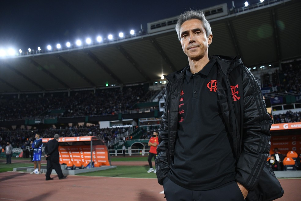 Paulo Sousa em Talleres x Flamengo em 2022 � Foto: Fotobairesarg/AGIF