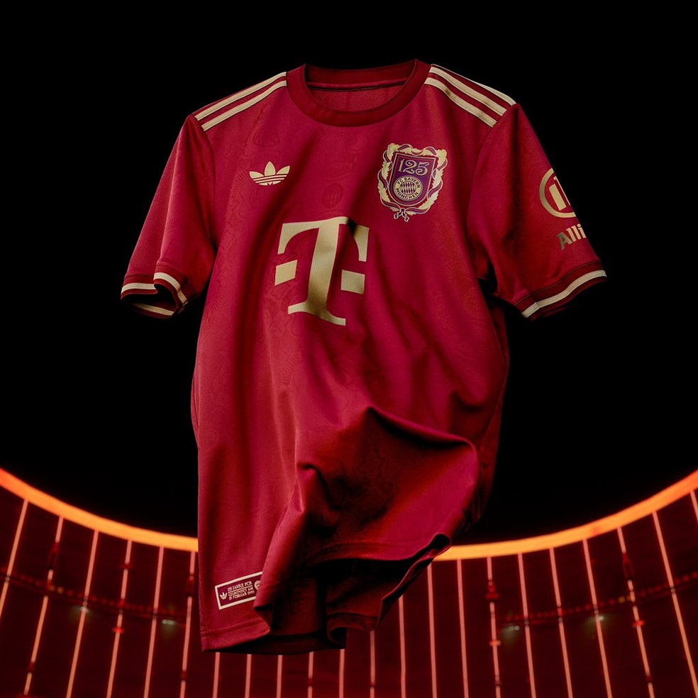 Confira a camisa do Bayern comemorativa aos 125 anos — Foto: Bayern de Munique/Divulgação