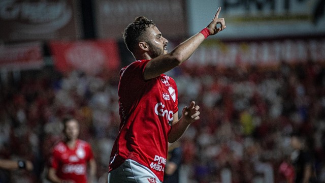 Gabriel Poveda marcou o segundo gol do Vila Nova