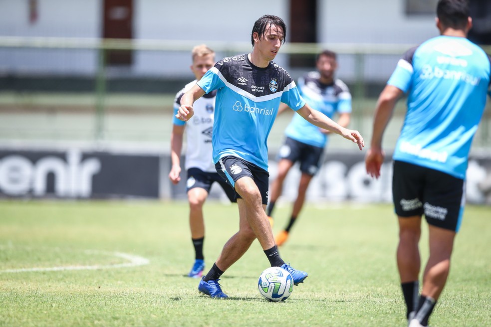 Geromel volta ao time do Grêmio após um mês — Foto: Lucas Uebel/Grêmio