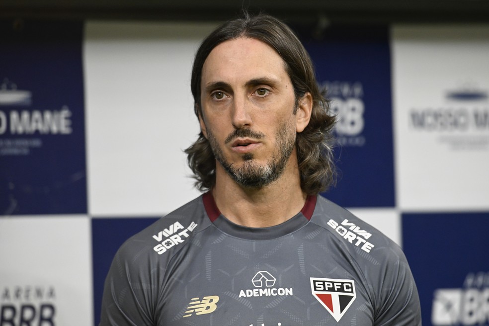 PRESSÃO: Zubeldía vive seu pior momento como técnico do São Paulo