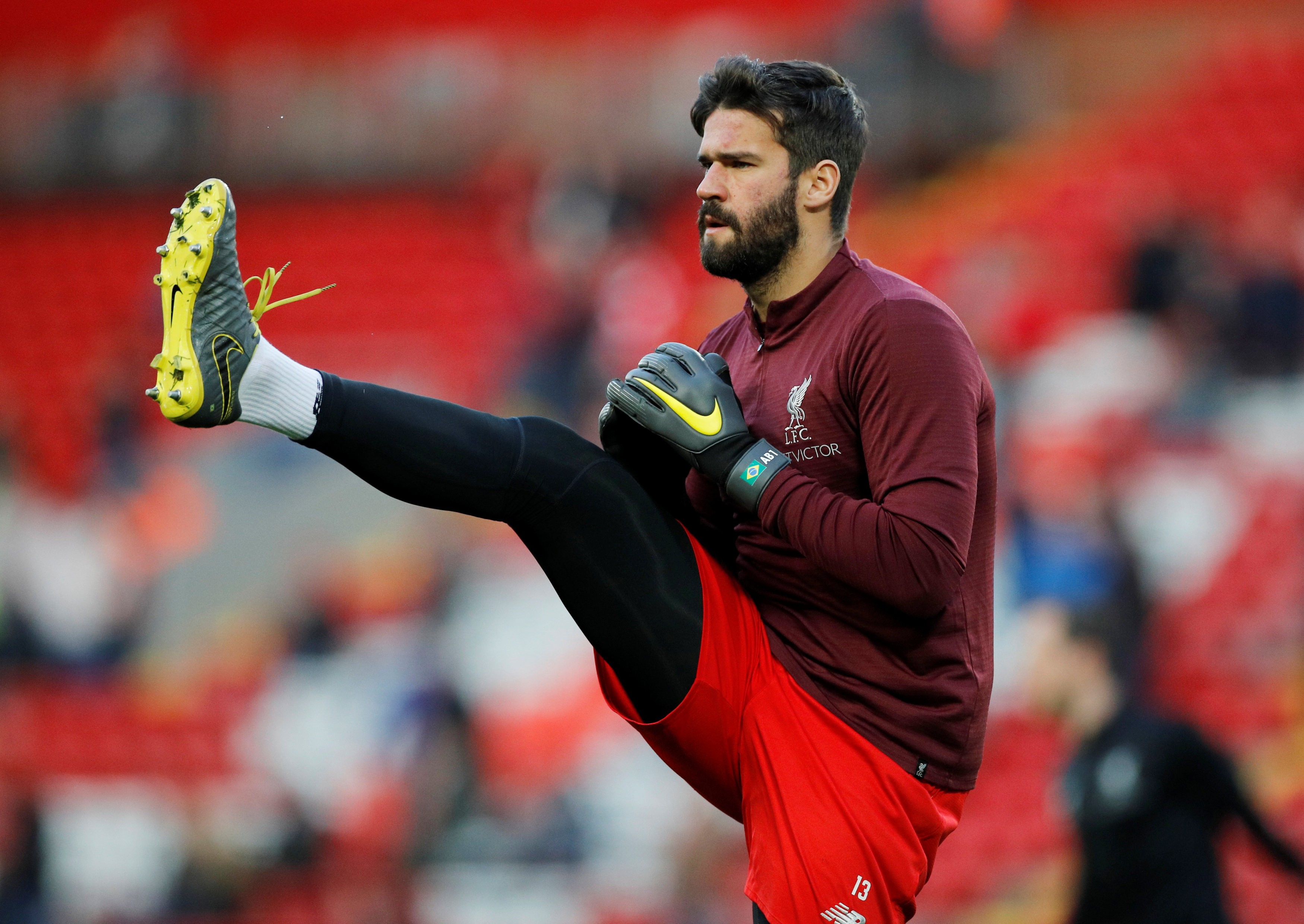 Alisson alerta Liverpool e minimiza vantagem sobre o Porto: 