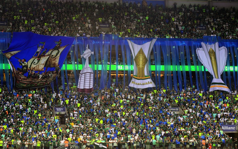 Festa da torcida do Palmeiras antes de final contra o Santos no Allianz Parque — Foto: Marcos Ribolli