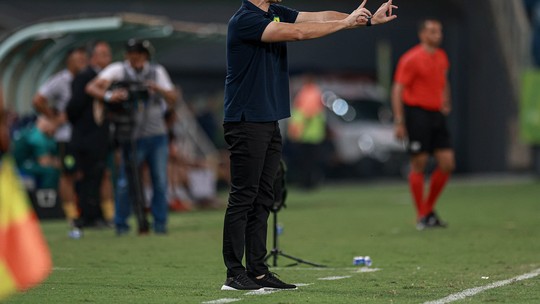 Franco questiona arbitragem após empate do Cuiabá: "Se acontece na arena do Corinthians, como seria?"