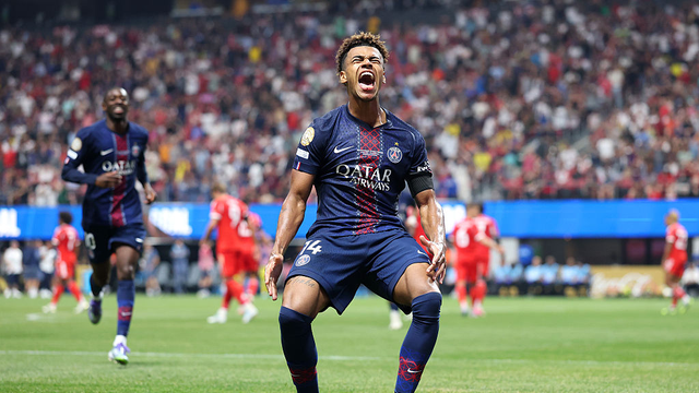 Doué comemora gol em PSG x Bayern de Munique