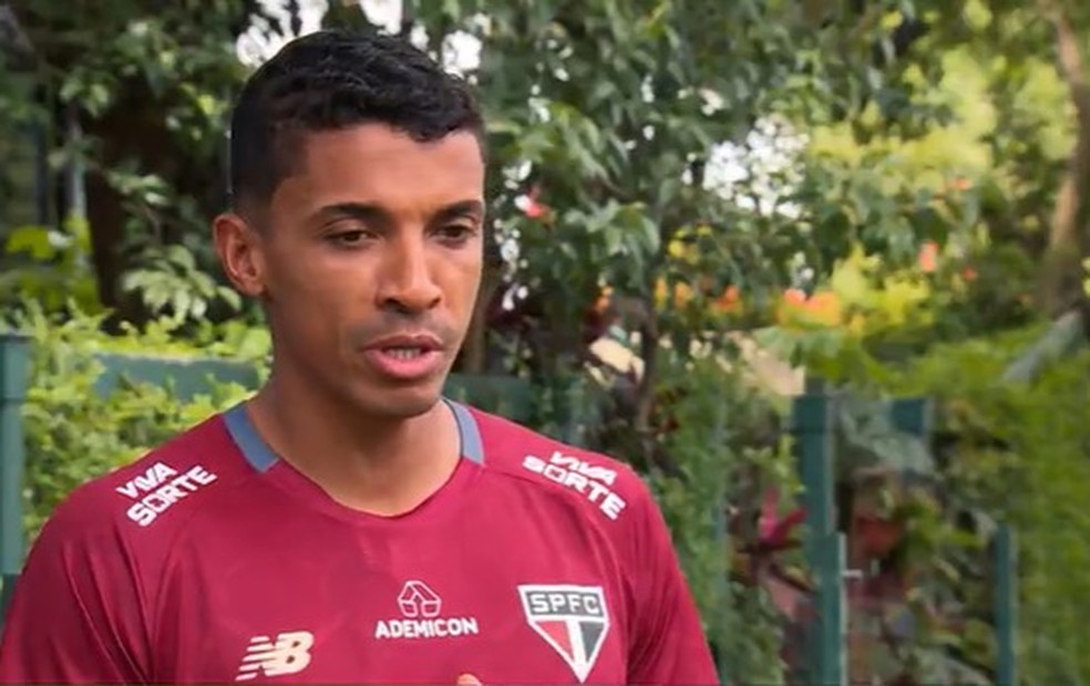Luiz Gustavo no CT do São Paulo — Foto: Reprodução da TV Globo