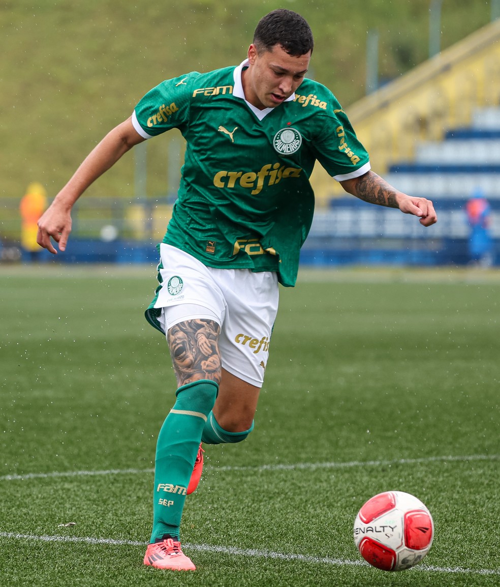 Thalys durante partida do Palmeiras sub-20 — Foto: Fabio Menotti