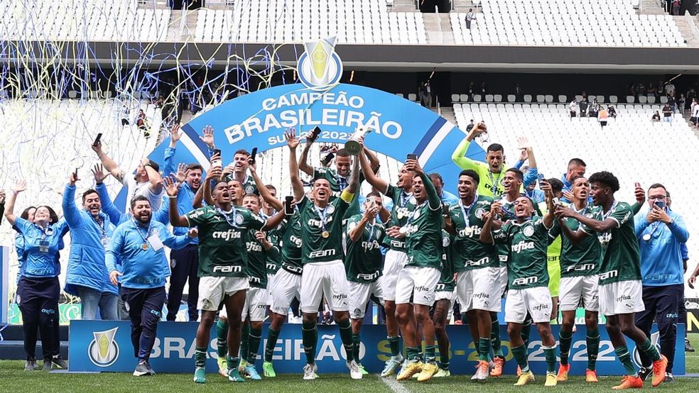 Palmeiras fecha 2022 campeão na base, profissional e no feminino - Esportes  - R7 Futebol