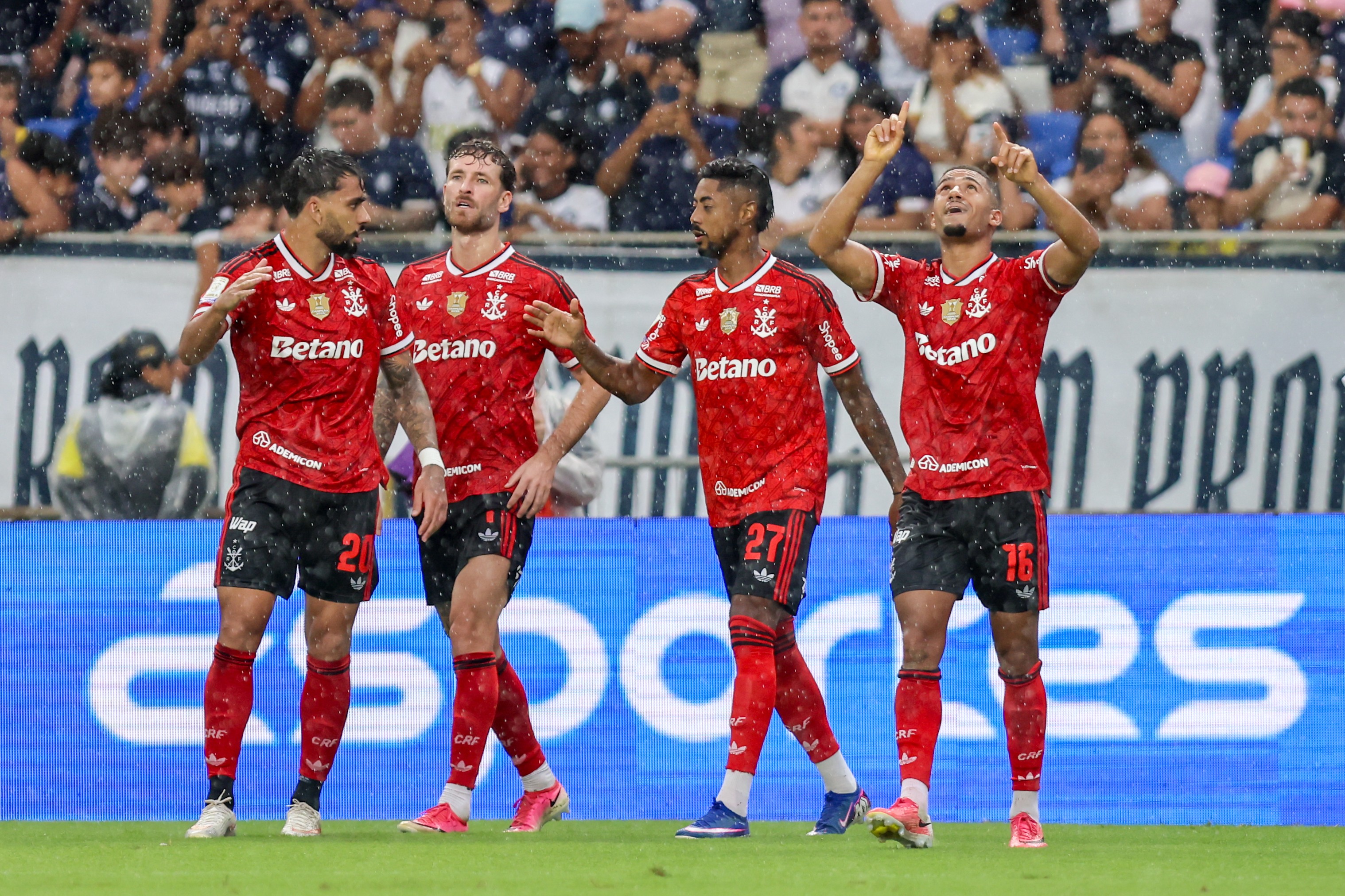Jardim se rende à torcida do Flamengo e exalta vitória: "Inteiramente merecida"