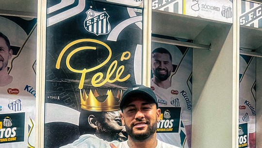 Empresa de Neymar pai compra marca Pelé e negociará licenciamento com Santos 