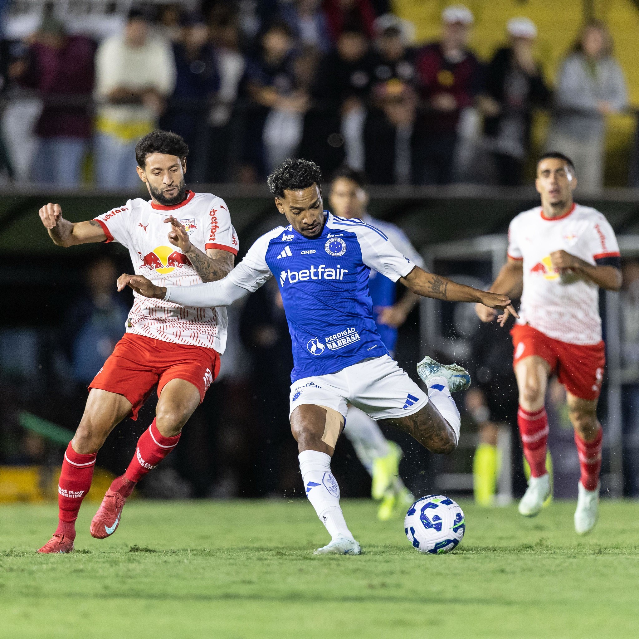 SUMIDO! Matheus Pereira completa longa sequência sem participar de gol no Cruzeiro