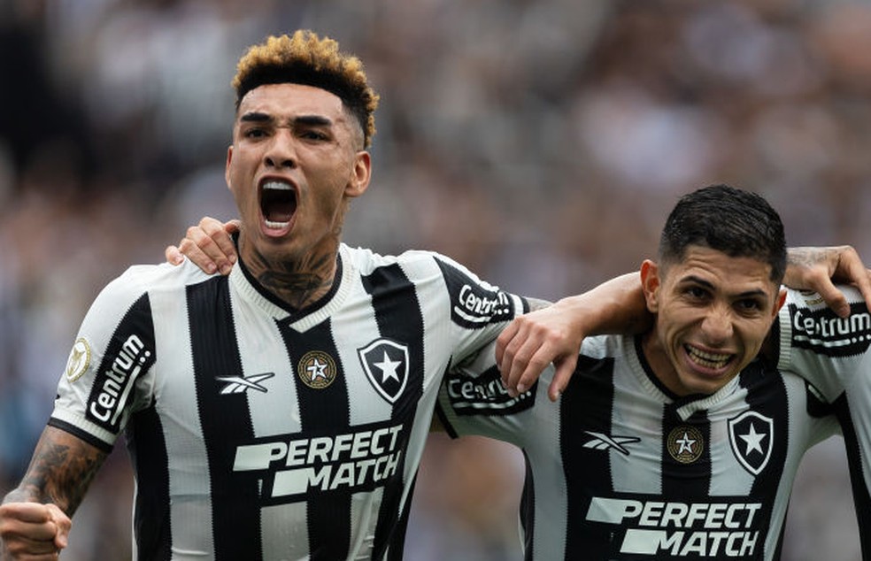 Igor Jesus, Savarino e Almada em Botafogo x São Paulo — Foto: Ruano Carneiro/Getty Images
