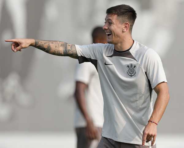 Estreia de Garro em clássico pode ocorrer contra Santos; confira lista de relacionados.