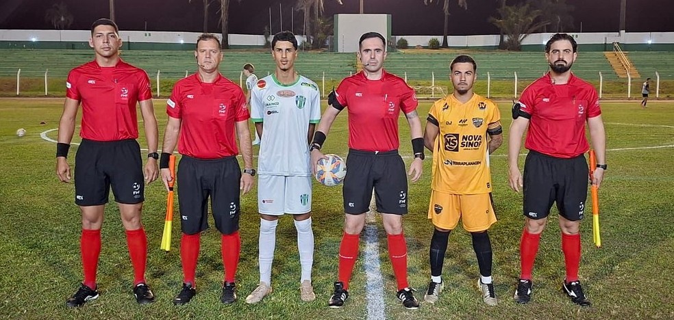 Arbitragem de MT no Estádio Gigante do Norte, em Sinop — Foto: Divulgação FMF