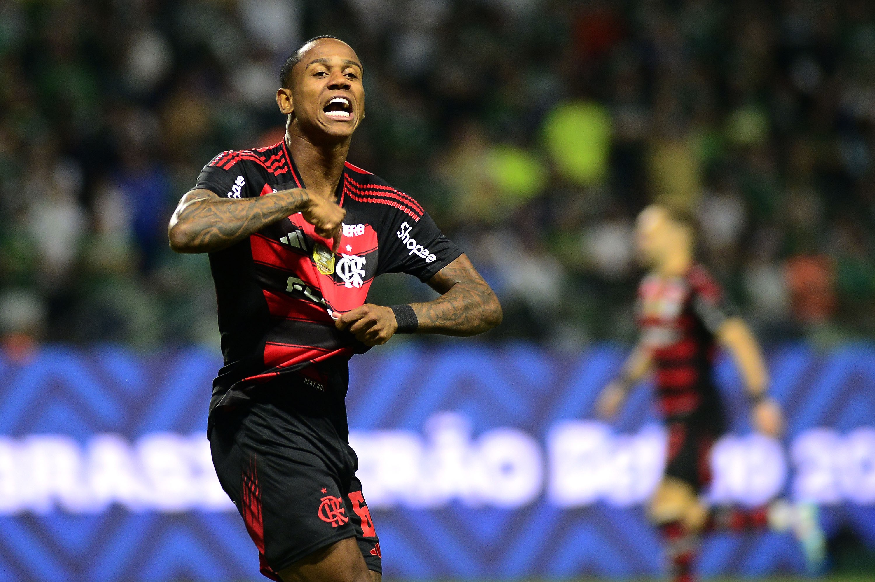 Wallace Yan vive início meteórico no Flamengo e chama a atenção da Europa