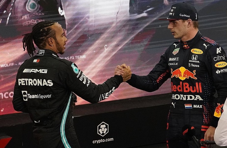 Hamilton vs Verstappen: Quem vai ser o galinha? – (Teoria dos Jogos) – Lap 1