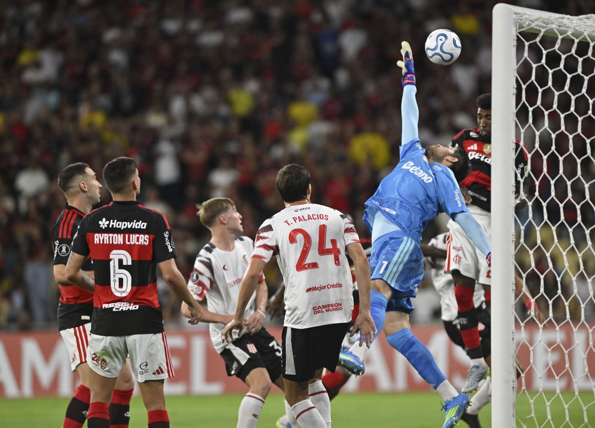 Rossi comenta críticas por fase no Flamengo
