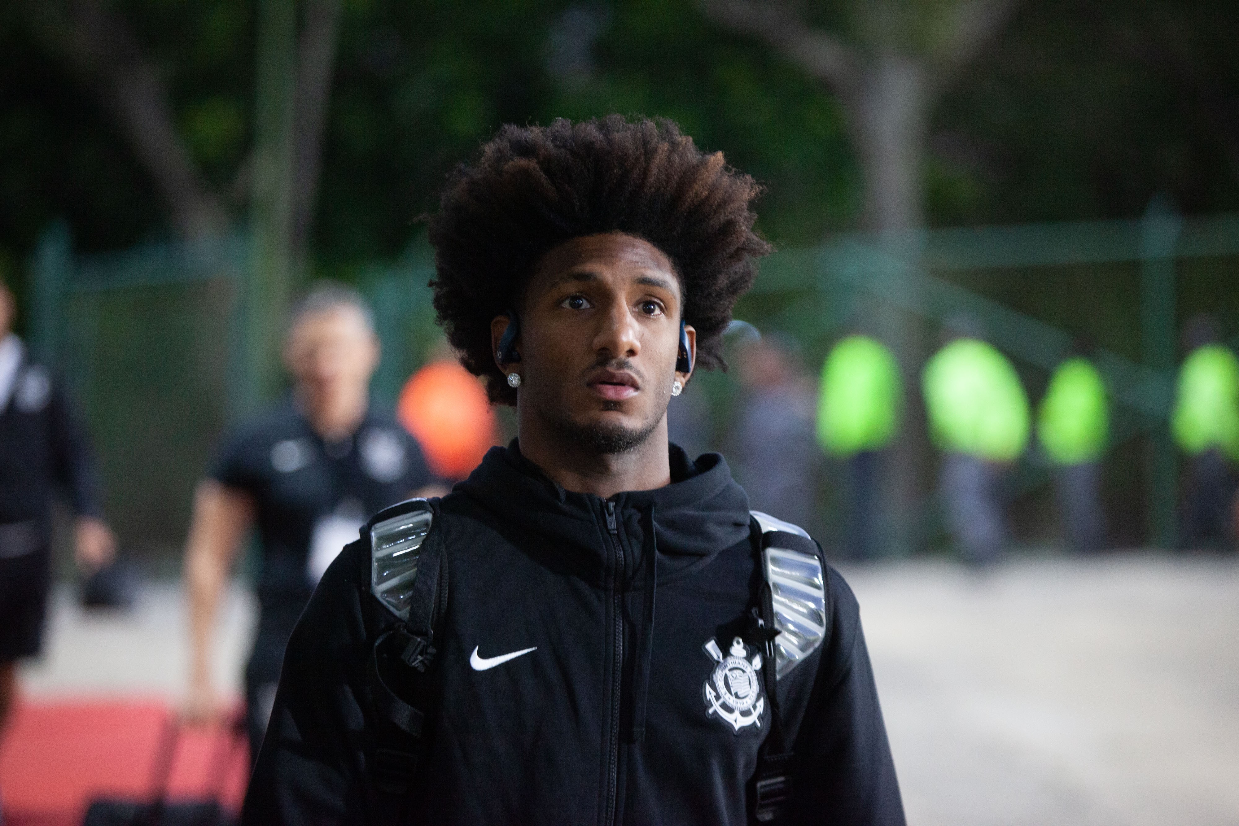 Talles Magno, do Corinthians, é liberado após internação por pneumonia.