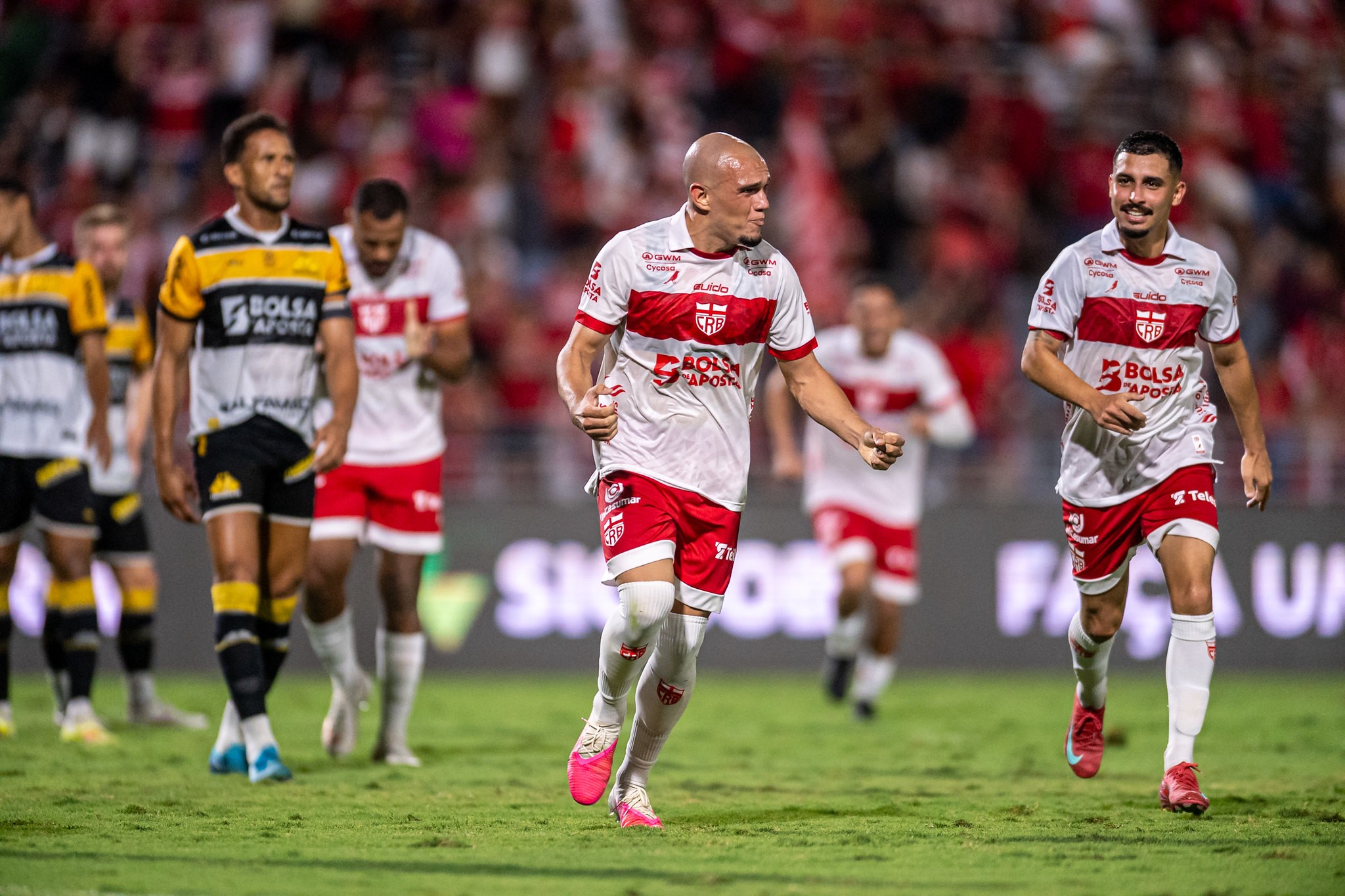 CRB coloca seis nomes na seleção da 25ª rodada da Série B