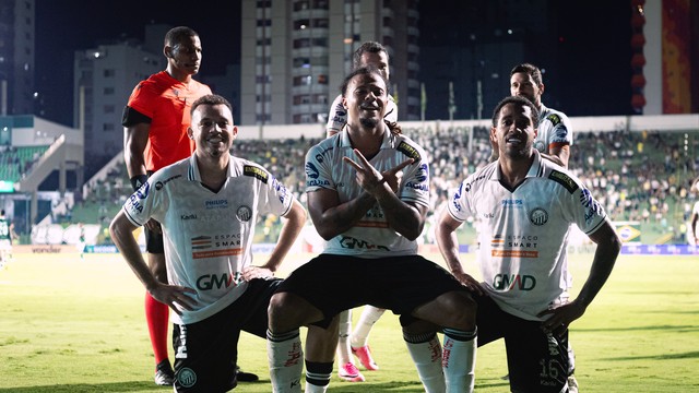 Berto marcou dois gols na vitória do Operário-PR