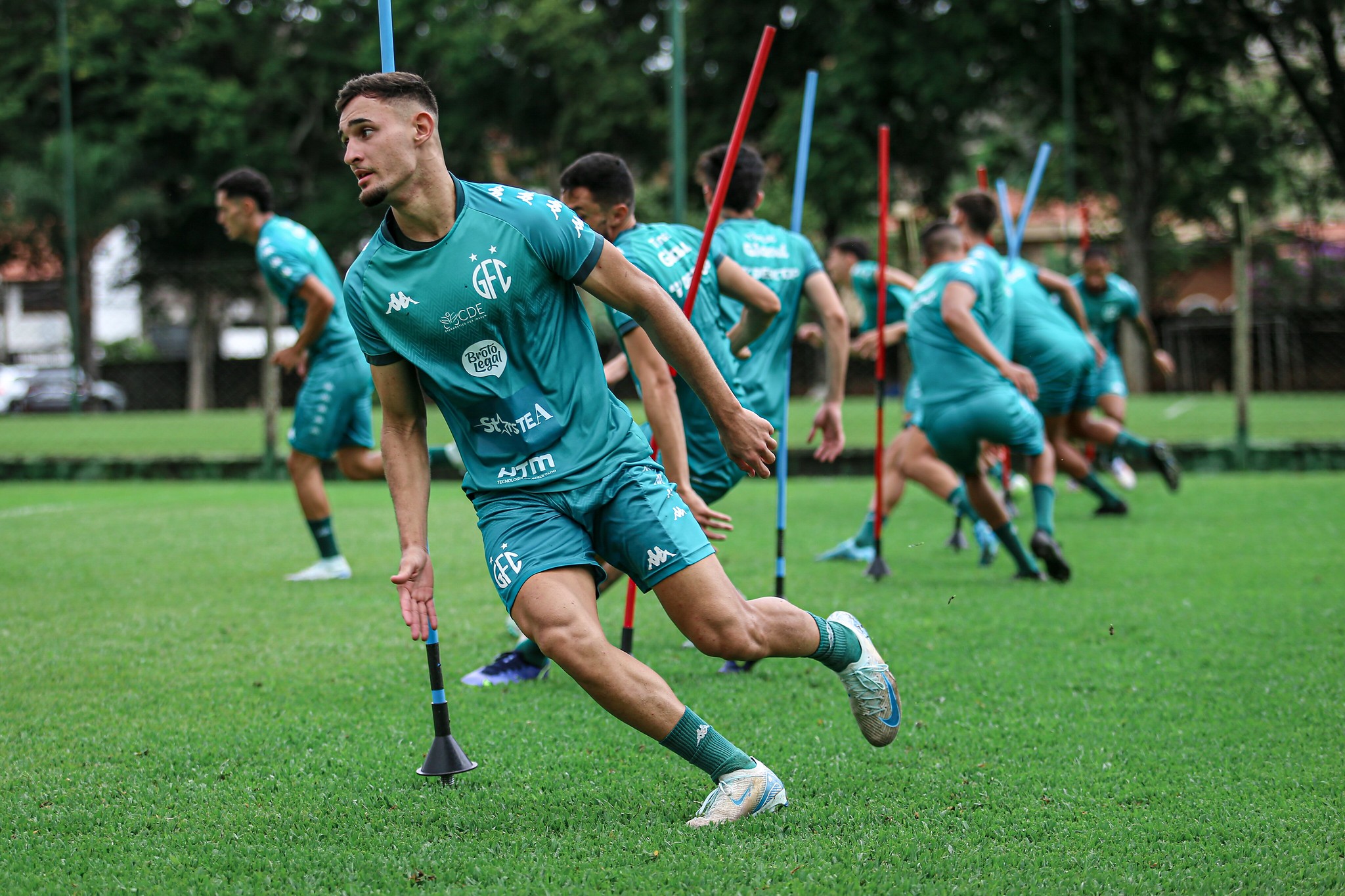 Escalação do Guarani: Maurício tem mudança certa e aguarda avaliação de lateral no DM