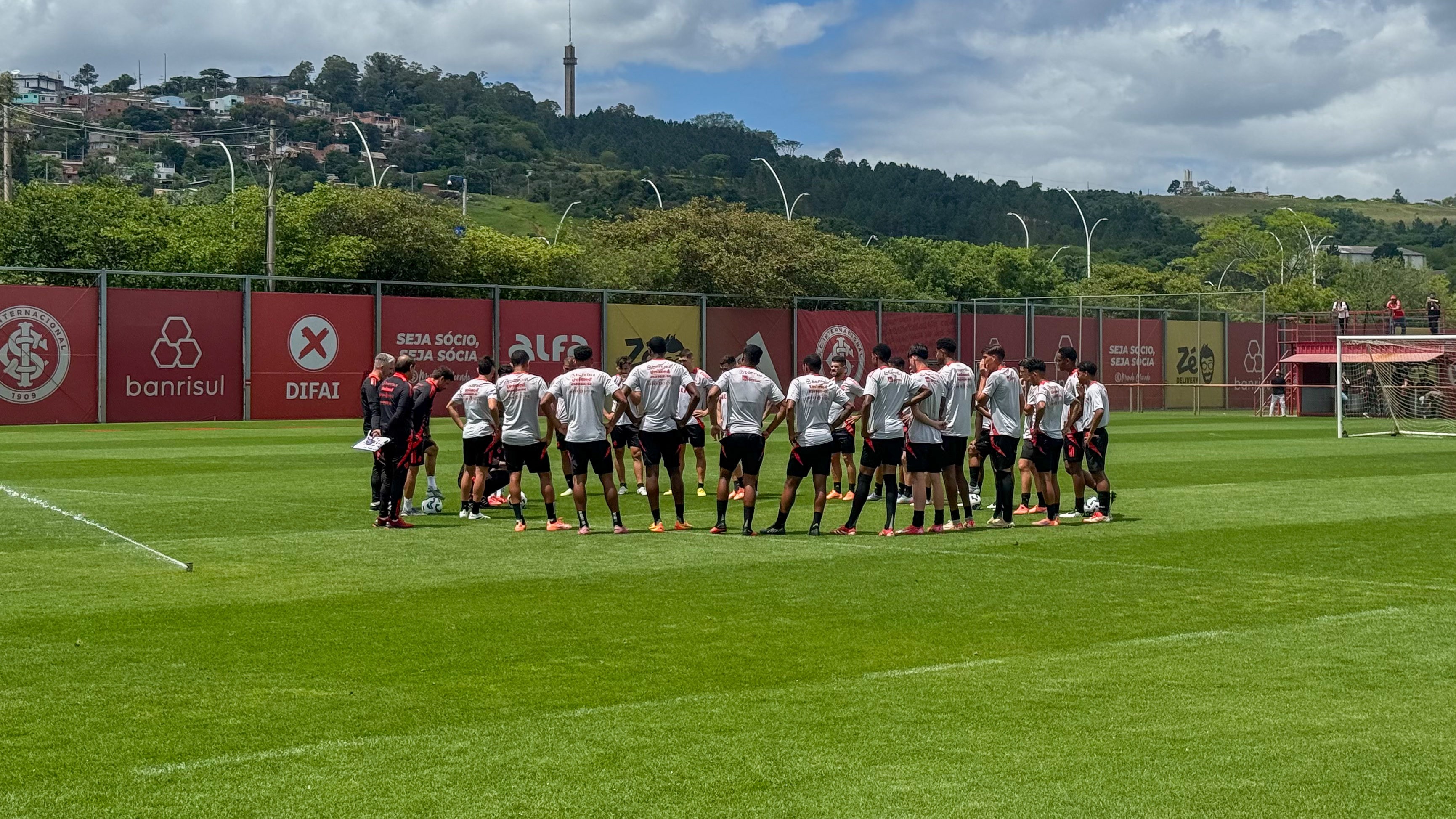 Inter tem dois desfalques contra o Bahia; Thiago Maia é dúvida