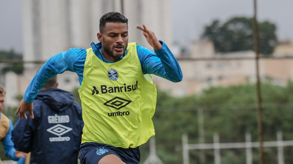 Reinaldo em treino do Grêmio — Foto: Grêmio/Divulgação