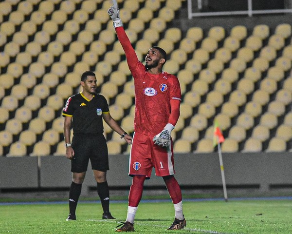 Moisés, do Maranhão Atlético, é eleito melhor goleiro da Série D 2023