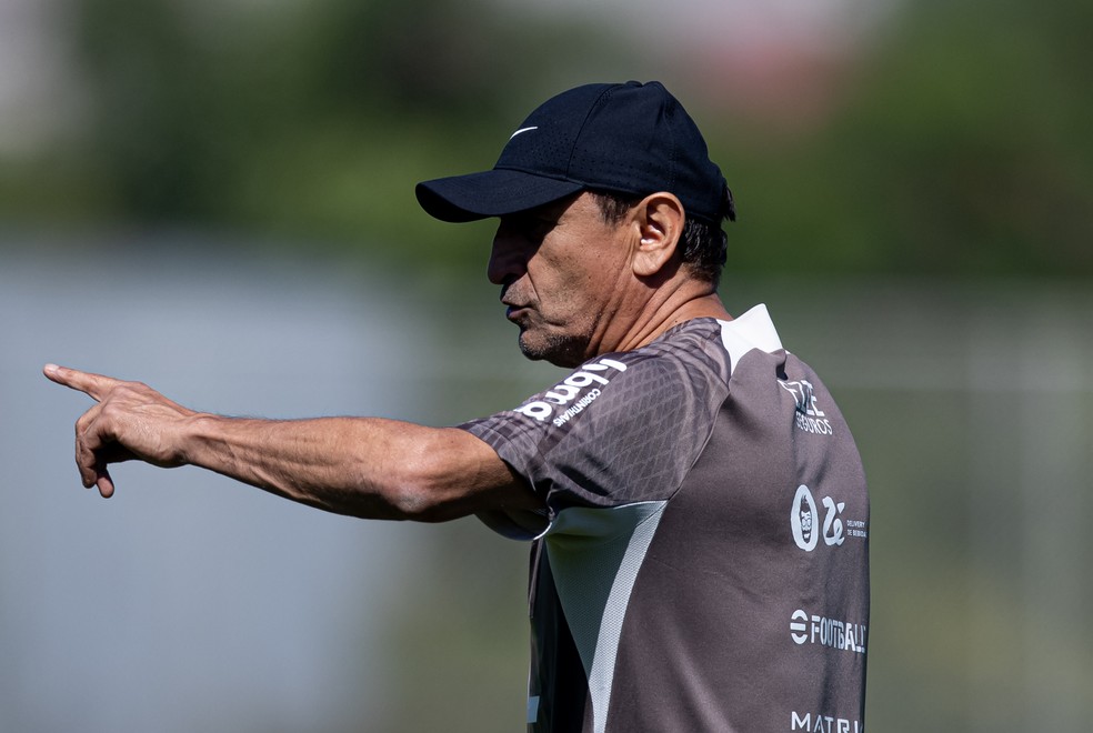 Ramón Díaz em treino do Corinthians — Foto: Rodrigo Coca/Agência Corinthians