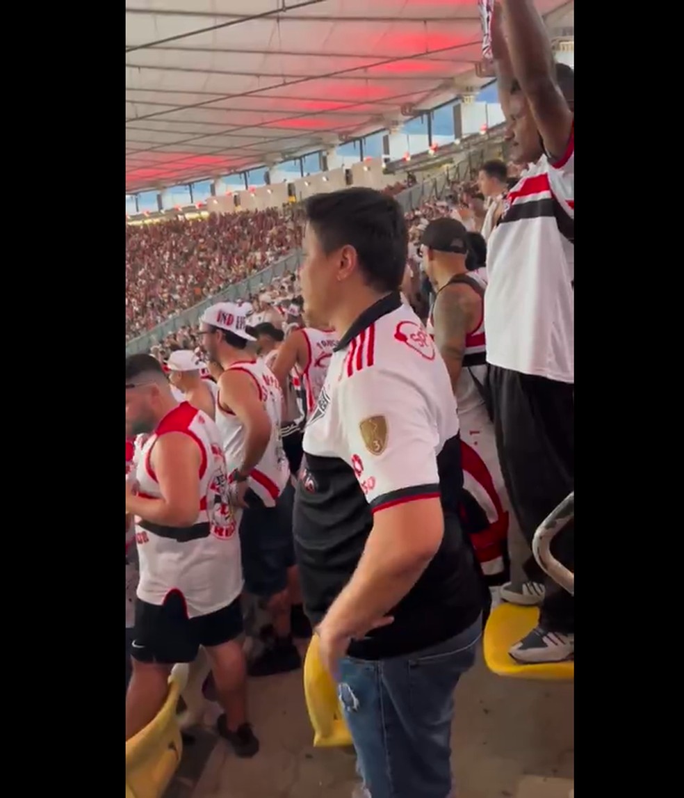 Renan assiste a jogo do São Paulo no Maracanã — Foto: Reprodução