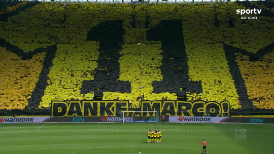 Que mosaico! Torcida do Borussia Dortmund faz homenagem a Marco, camisa 11 do time - Programa: Futebol Internacional 