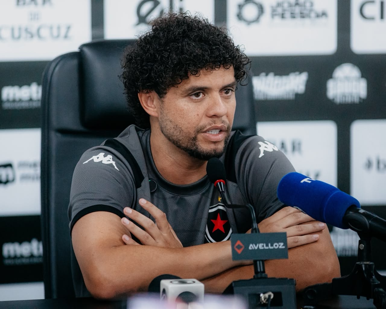 Victor Ferraz lamenta eliminação, mas projeta Botafogo-PB na briga pelo acesso em 2027: "Está perto"