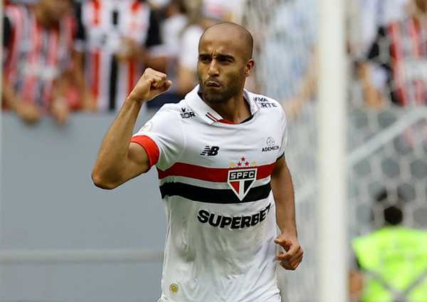 GRANDE FASE! Lucas se destaca em 2024 e disputa artilharia no Brasileirão