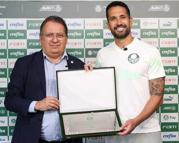 Homenagem a Luan pelos 250 jogos no Palmeiras: 