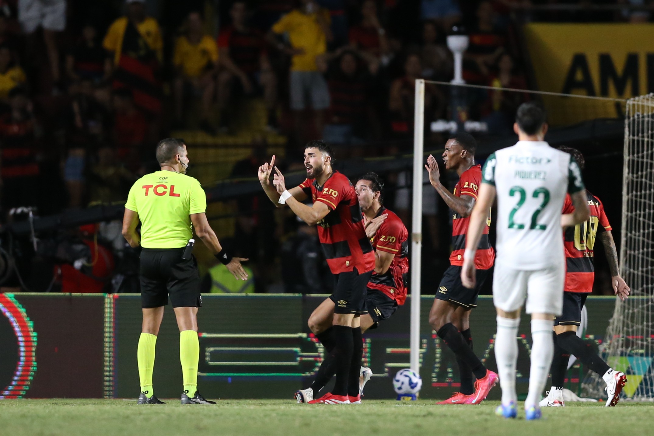 Cbf afasta árbitros de Internacional x Cruzeiro e Sport x Palmeiras.