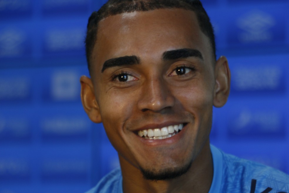 Du Queiroz, do Grêmio, atendeu o ge com exclusividade — Foto: Rossando Alves/RBS TV