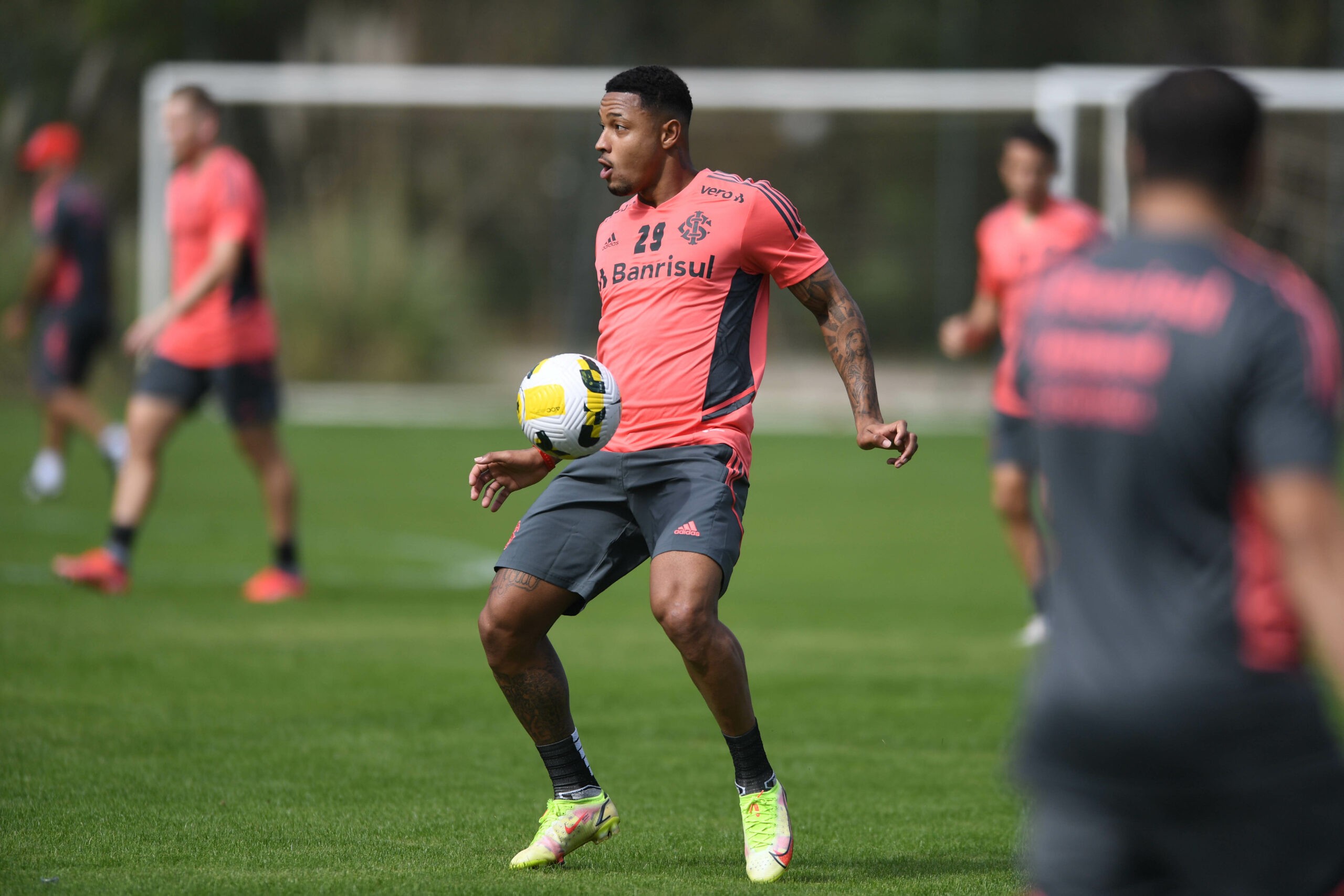 Há 30 jogos sem marcar pelo Inter, David tem sondagens para sair e pode ...