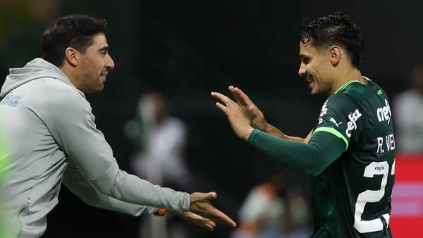 Abel diz que Palmeiras entrou dormindo em vitória: 