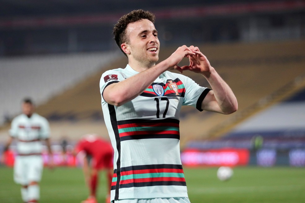 Diogo Jota gol Sérvia Portugal — Foto: Miguel A. Lopes/EFE