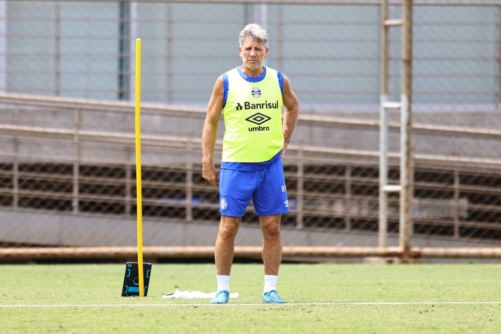 Renato em treino do Grêmio — Foto: Lucas Uebel/Grêmio